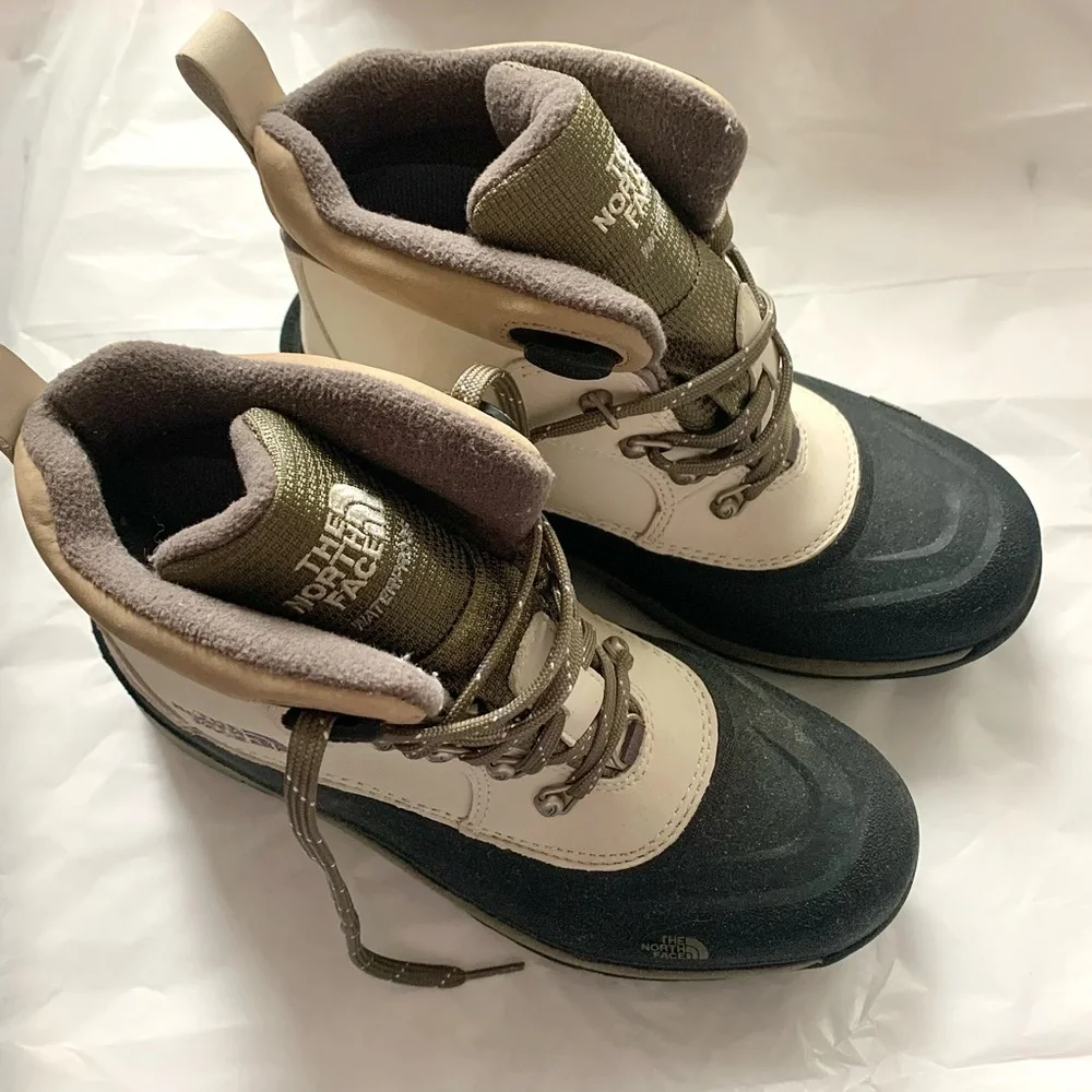 The Northface Waterproof Insulated Winter Boots Snow Hiking Womens 7 - 7.5